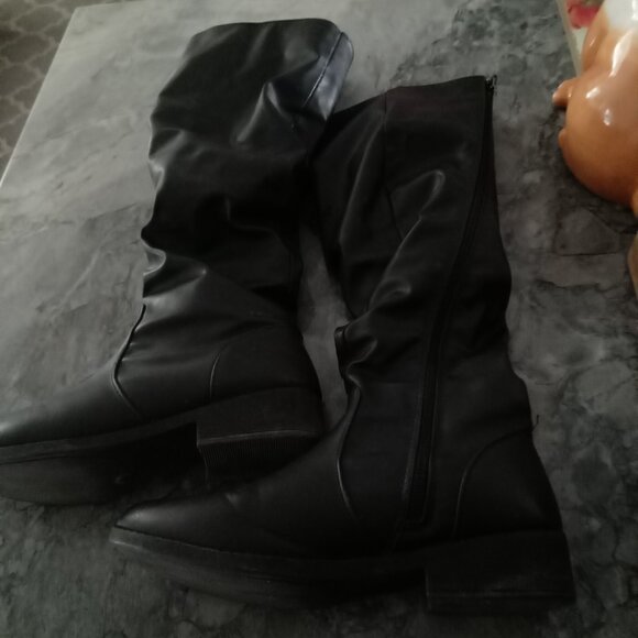 Le chateau knee high boots - Picture 2 of 4